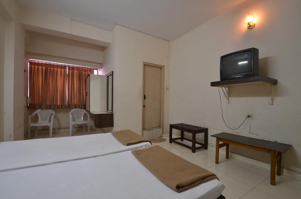 היידראבד Hotel Maya Deluxe מראה חיצוני תמונה